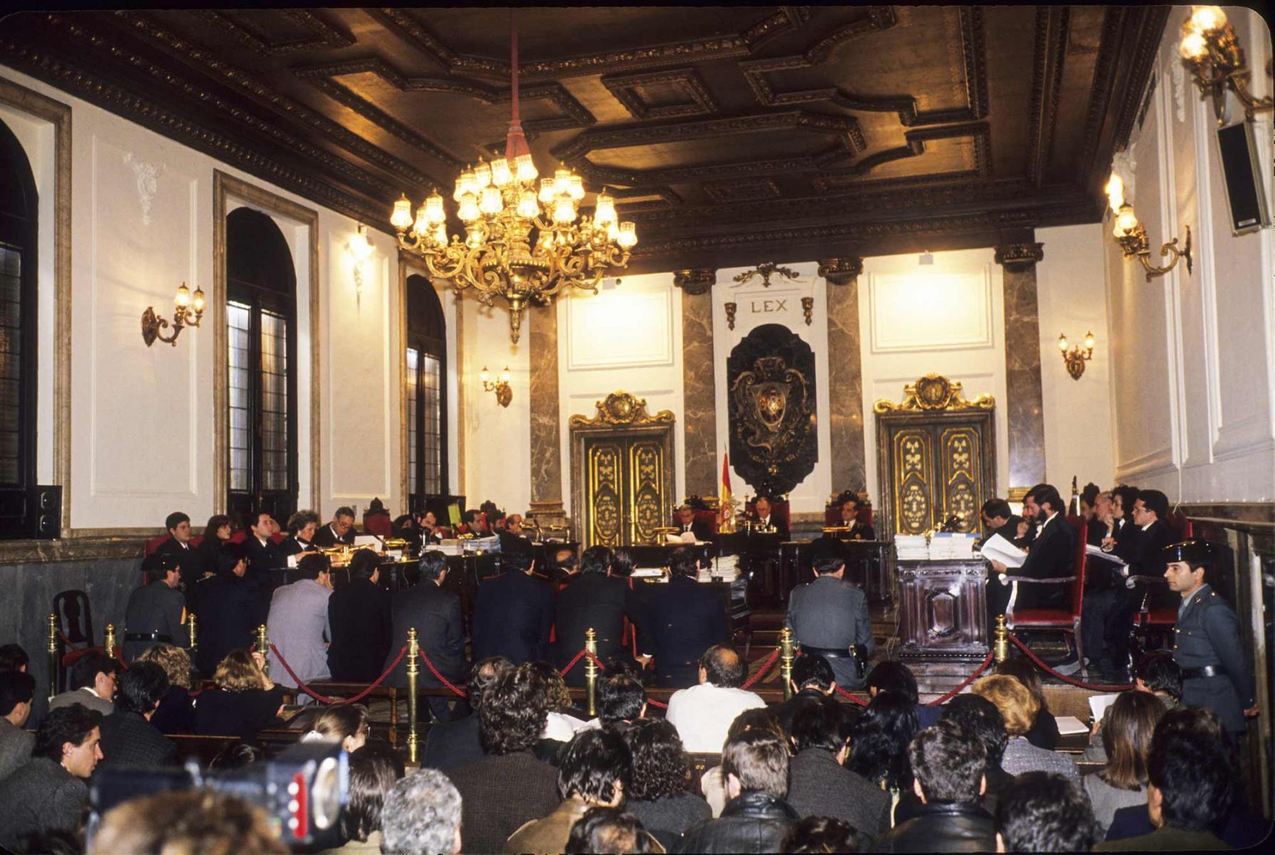 Pacto de silencio. Santiago Corella ?El Nani? y la mafia policial (Miniserie de TV)