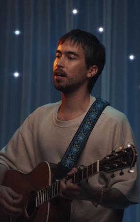 Alex G: Runner (Vídeo musical)