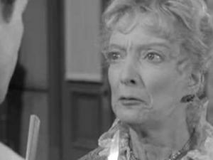 Alfred Hitchcock presenta: Érase una vez una anciana (TV)