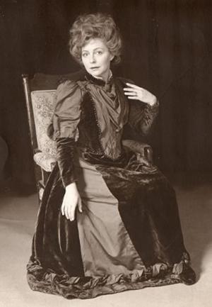 Cakes and Ale (TV) (Miniserie de TV)