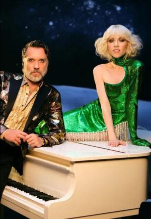 Carly Rae Jepsen: The Loneliest Time (Vídeo musical)