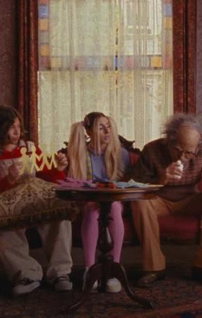 Domi & JD Beck: Smile (Vídeo musical)