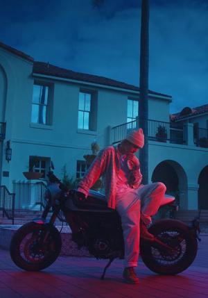 Justin Bieber: Hold On (Vídeo musical)