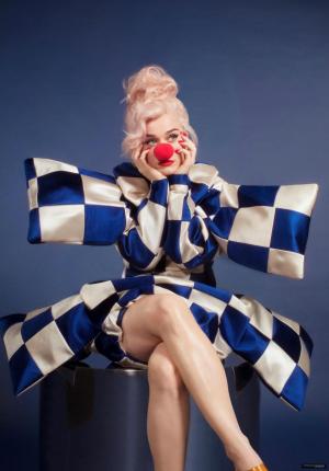 Katy Perry: Teary Eyes (Behind The Smile) (Vídeo musical)