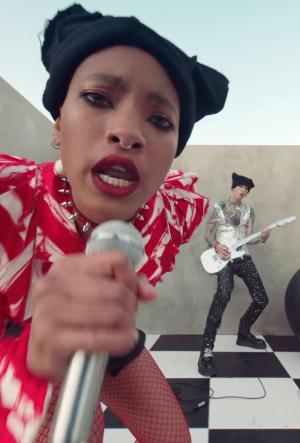 Machine Gun Kelly & Willow: Emo Girl (Vídeo musical)