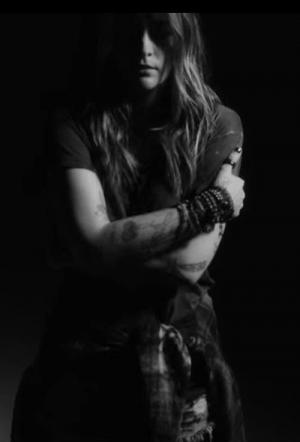 Paris Jackson feat Andy Hull: Eyelids (Vídeo musical)