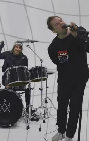 Princess Goes To The Butterfly Museum: Sideways (Miralkey Version) (Vídeo musical)