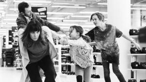 Through the supermarket in five easy pieces (C)