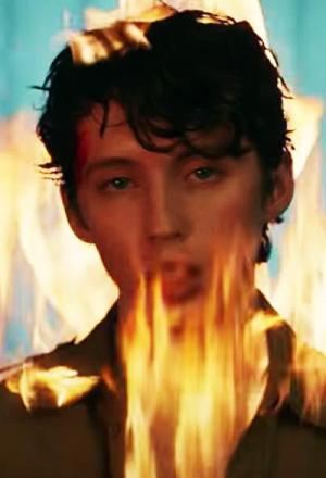 Troye Sivan: Easy (Vídeo musical)