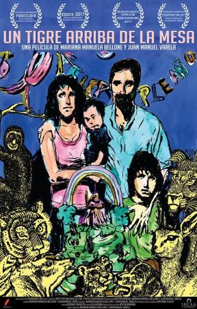 Un tigre arriba de la mesa